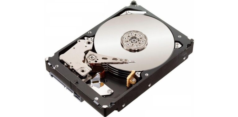 disque-dur-ouvert-stockage-informatique_01